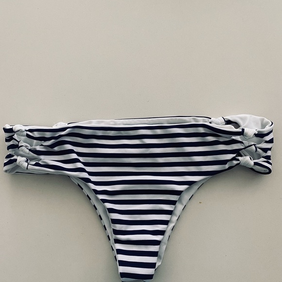 Bikini Bottoms Bianca Coletti 
Bianca Coletti shredded white and blue - Picture 3 of 8